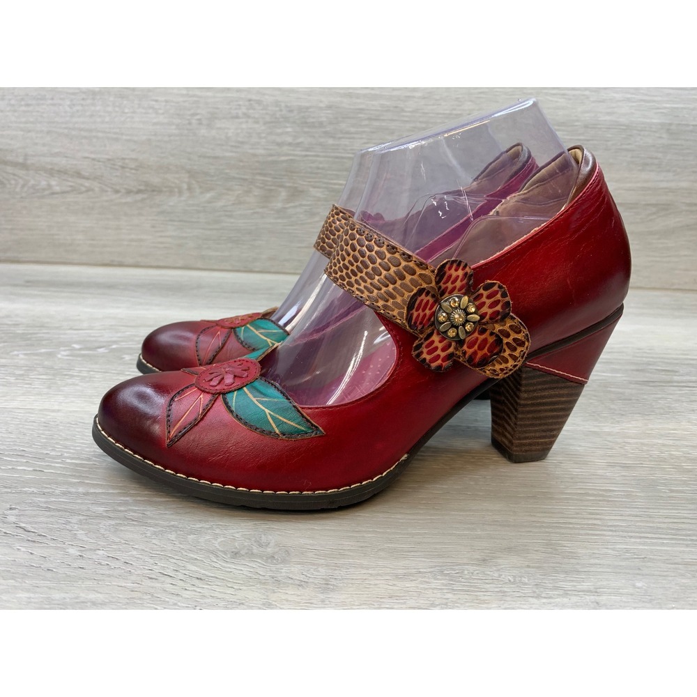 Red Floral Mary Jane Heels with Textured Strap - Picture 3 of 11